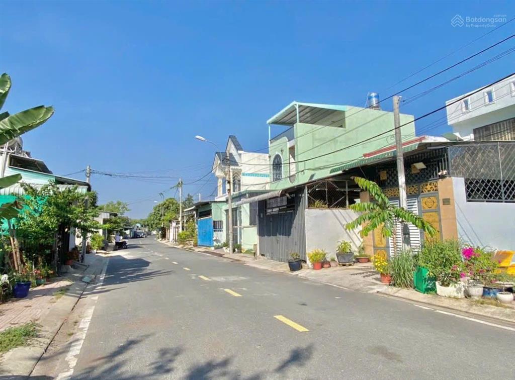 Mặt tiền đường nhựa, khu dân cư đông. 750tr ngay kcn trảng bàng 196m2 có 150m thổ cư sổ hồng riêng