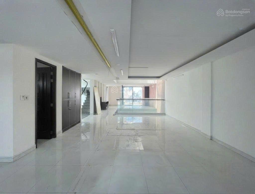 Siêu phẩm nguyên căn 8x30m sân vườn, hẻm xe hơi bùi đình túy