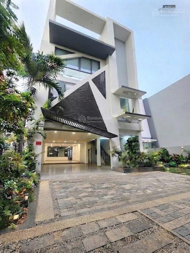 Siêu phẩm nguyên căn 8x30m sân vườn, hẻm xe hơi bùi đình túy
