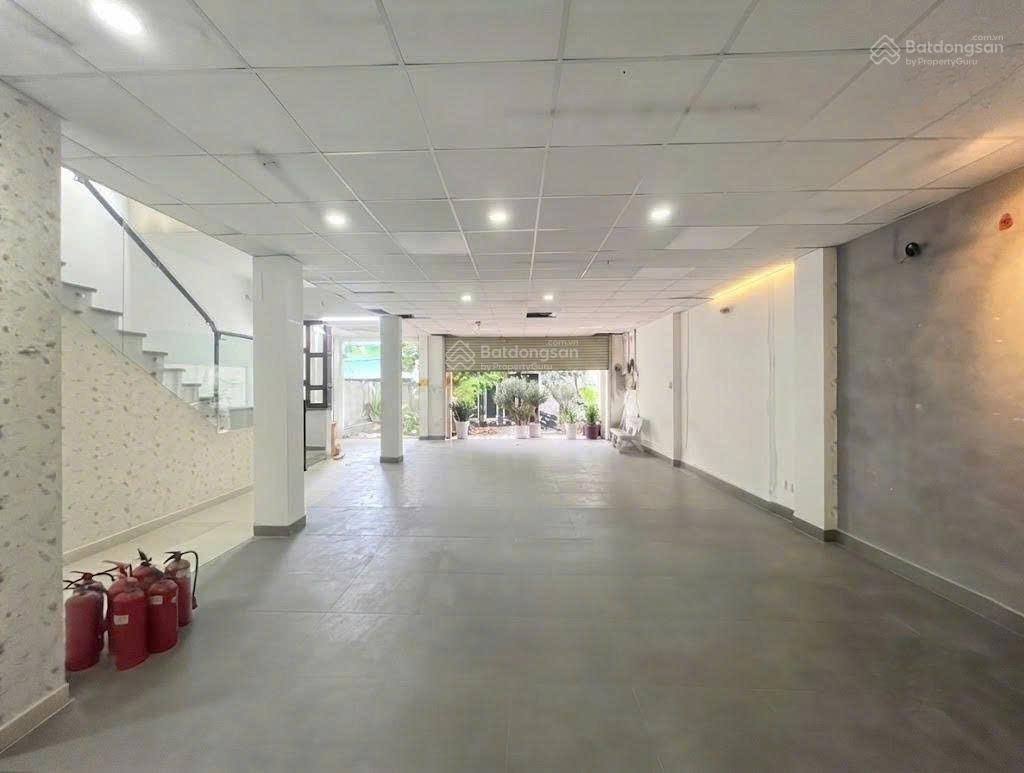 Siêu phẩm nguyên căn 8x30m sân vườn, hẻm xe hơi bùi đình túy