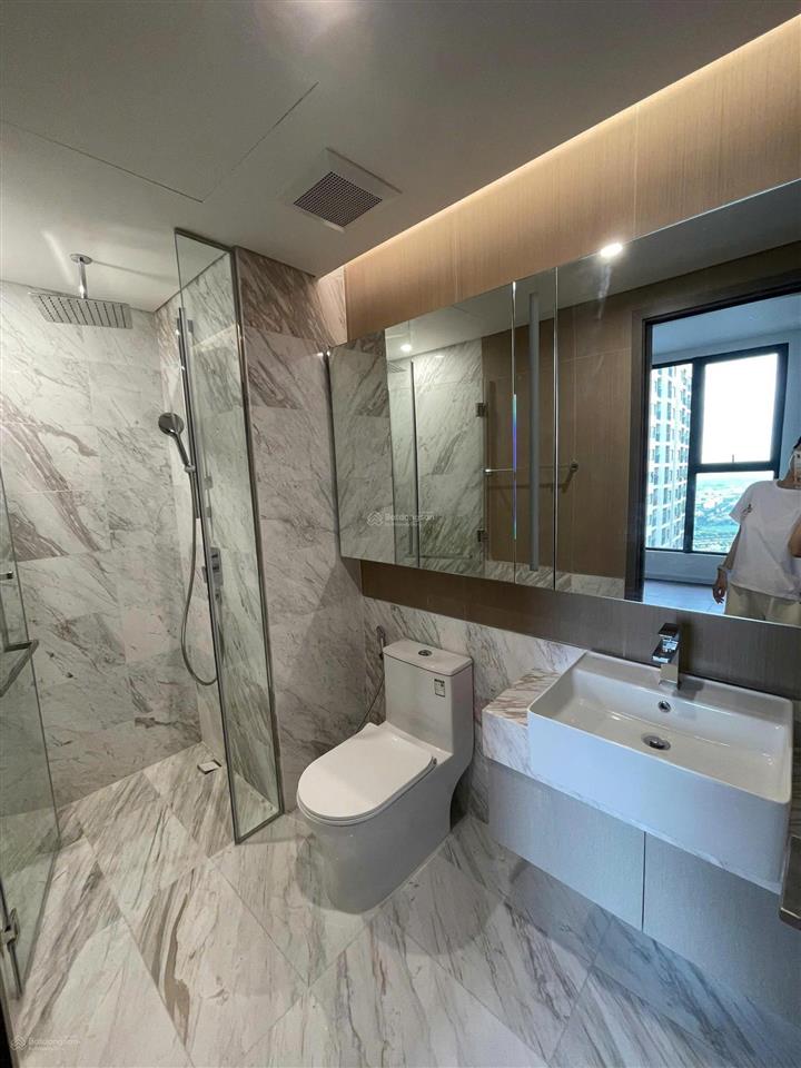 Cho thuê căn hộ 61m2 2n2vs tòa lumiere a3 vừa nhận bàn giao giá 11tr/tháng mpdv đồ cơ bản