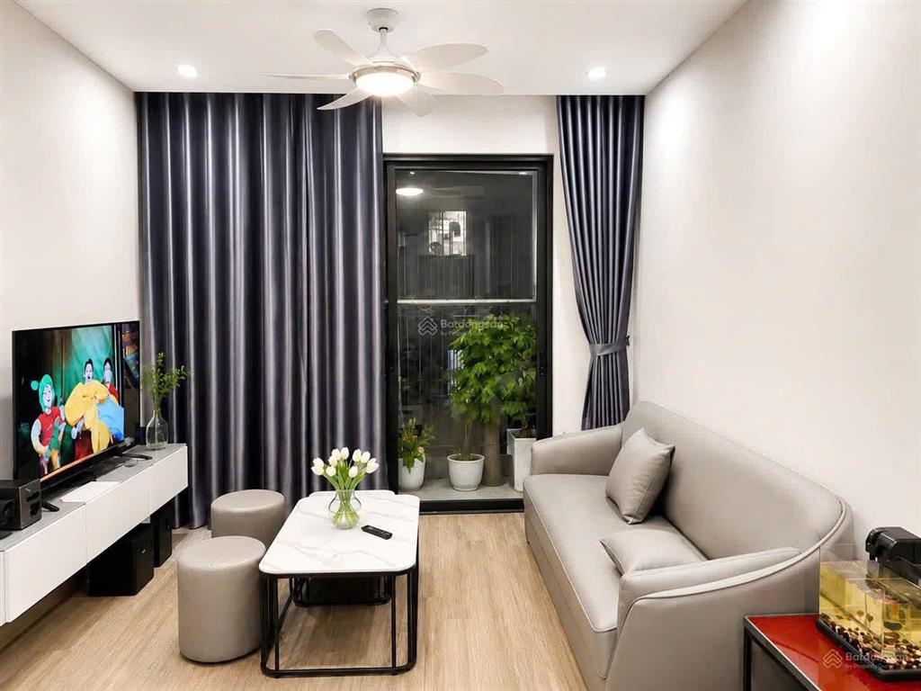 Cho thuê căn hộ 1pn+1 full nội thất tòa tc2 gần nhà xe gửi ô tô đồ đẹp 0963 264 ***
