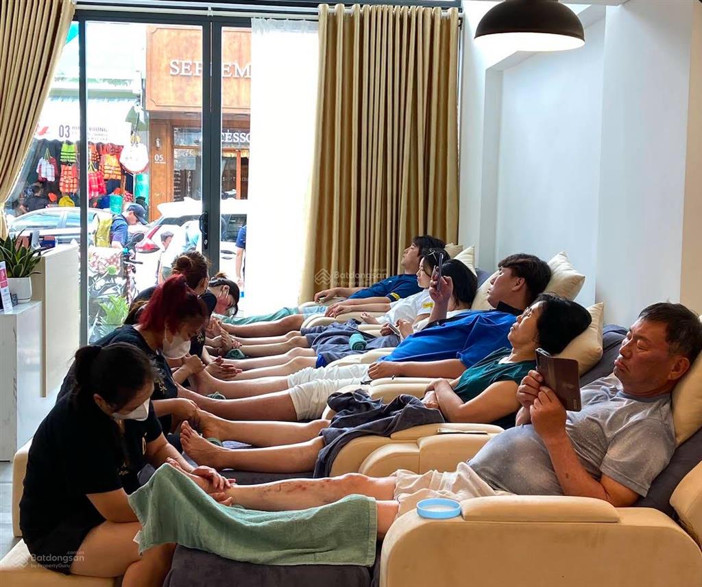Cho thuê nhà 3 tầng mt tô hiến thành gần quán mộc full nội thất đồ spa chỉ việc vào kinh doanh