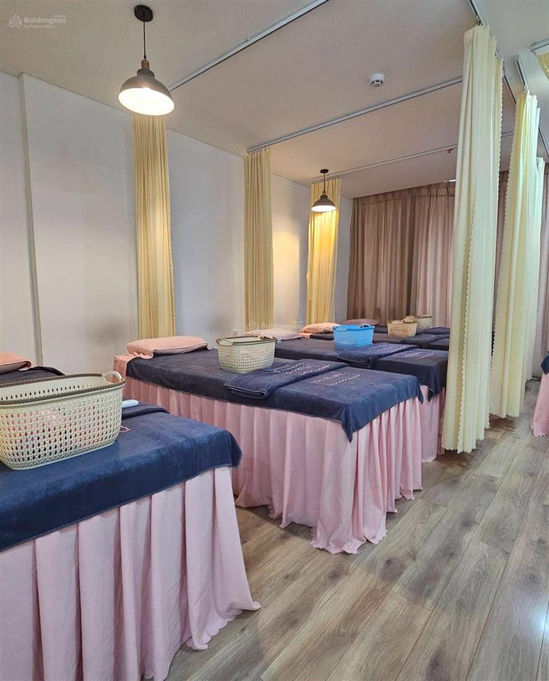 Cho thuê nhà 3 tầng mt tô hiến thành gần quán mộc full nội thất đồ spa chỉ việc vào kinh doanh