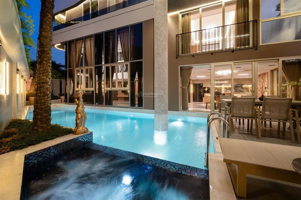 Biệt thự 6 phòng ngủ cao cấp, view pháo hoa cực đẹp full nội thất sang trọng luxury