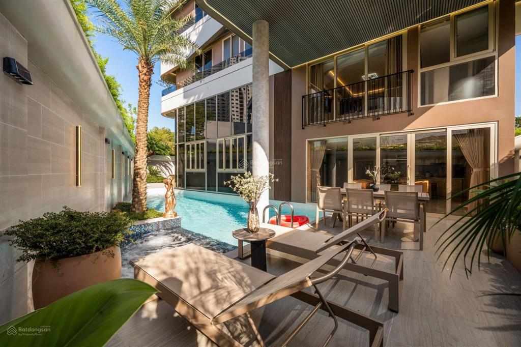 Biệt thự 6 phòng ngủ cao cấp, view pháo hoa cực đẹp full nội thất sang trọng luxury