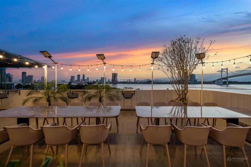 Biệt thự 6 phòng ngủ cao cấp, view pháo hoa cực đẹp full nội thất sang trọng luxury