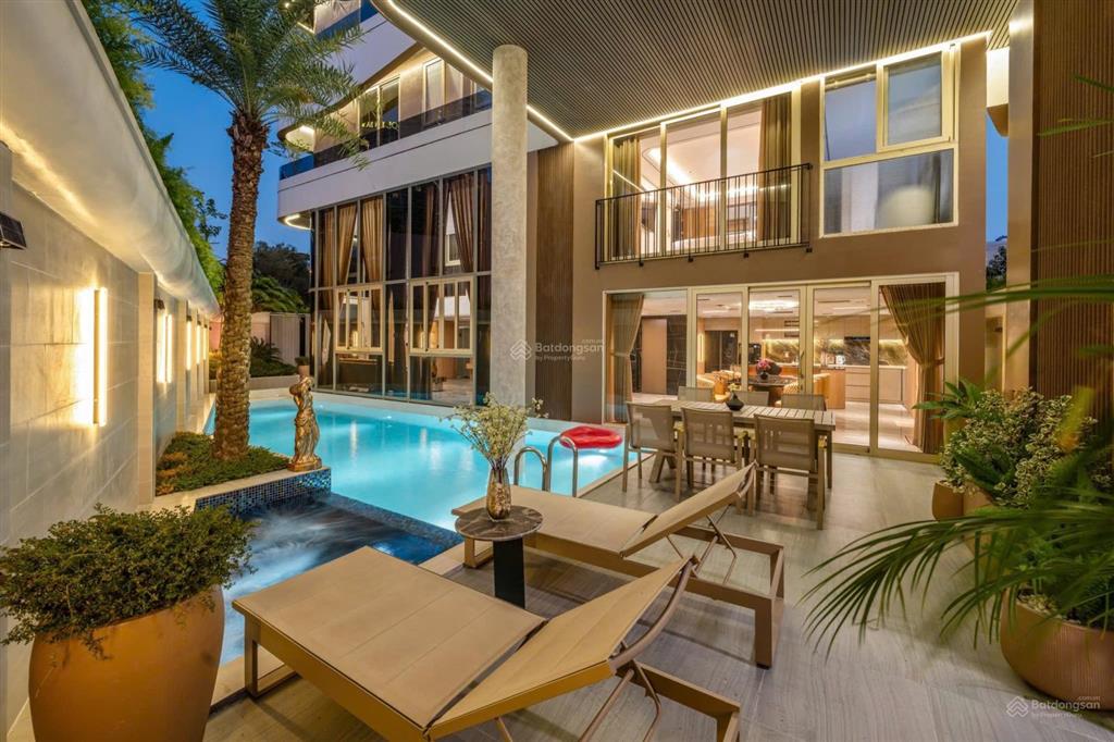 Biệt thự 6 phòng ngủ cao cấp, view pháo hoa cực đẹp full nội thất sang trọng luxury