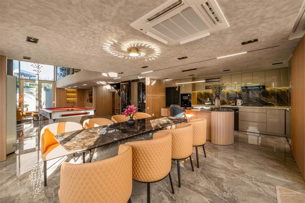 Biệt thự 6 phòng ngủ cao cấp, view pháo hoa cực đẹp full nội thất sang trọng luxury