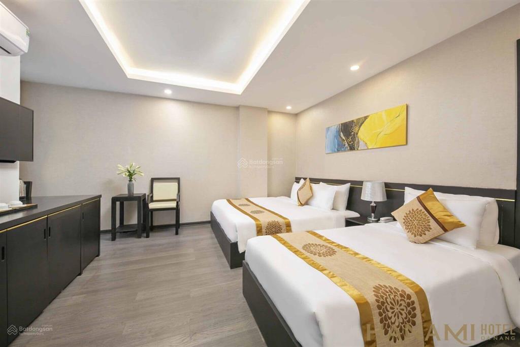 Khách sạn biển 8 tầng 45 phòng nằm sát biển, vị trí cực đẹp, cần cho thuê nhanh