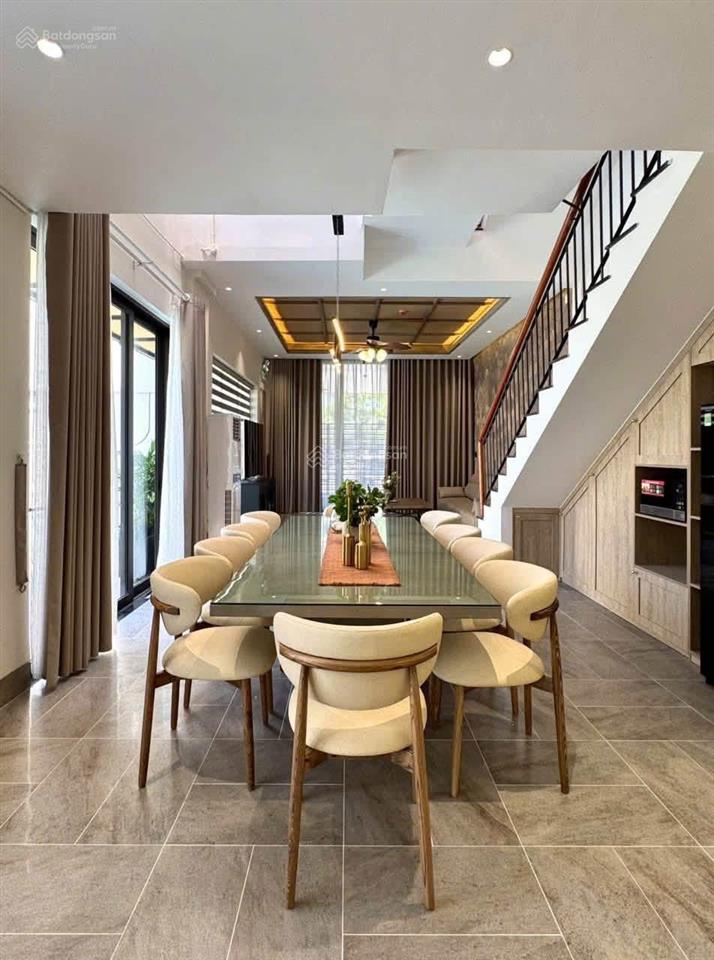 Villa 6 phòng full nội thất cao cấp, có hồ bơi cực đẹp