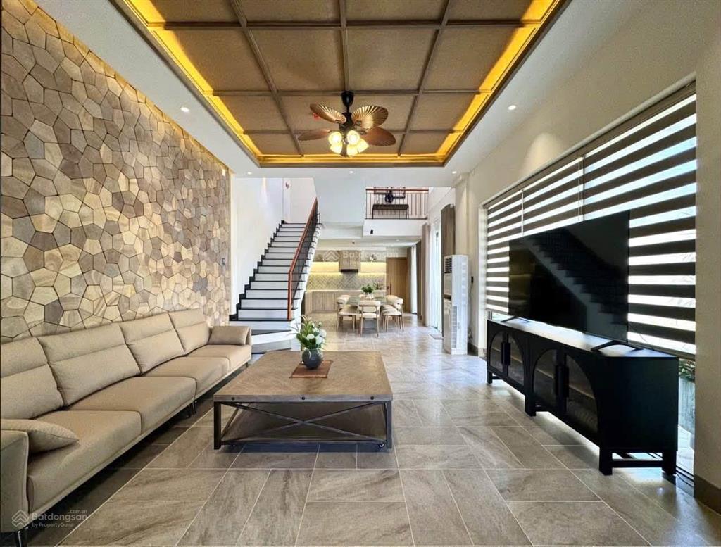 Villa 6 phòng full nội thất cao cấp, có hồ bơi cực đẹp