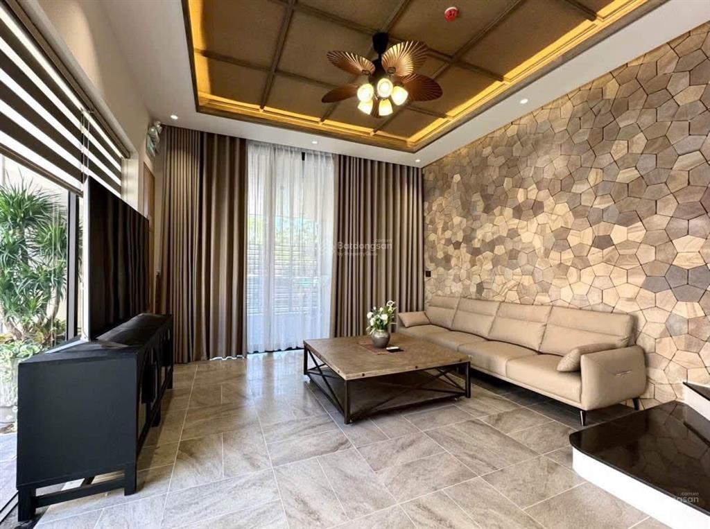 Villa 6 phòng full nội thất cao cấp, có hồ bơi cực đẹp