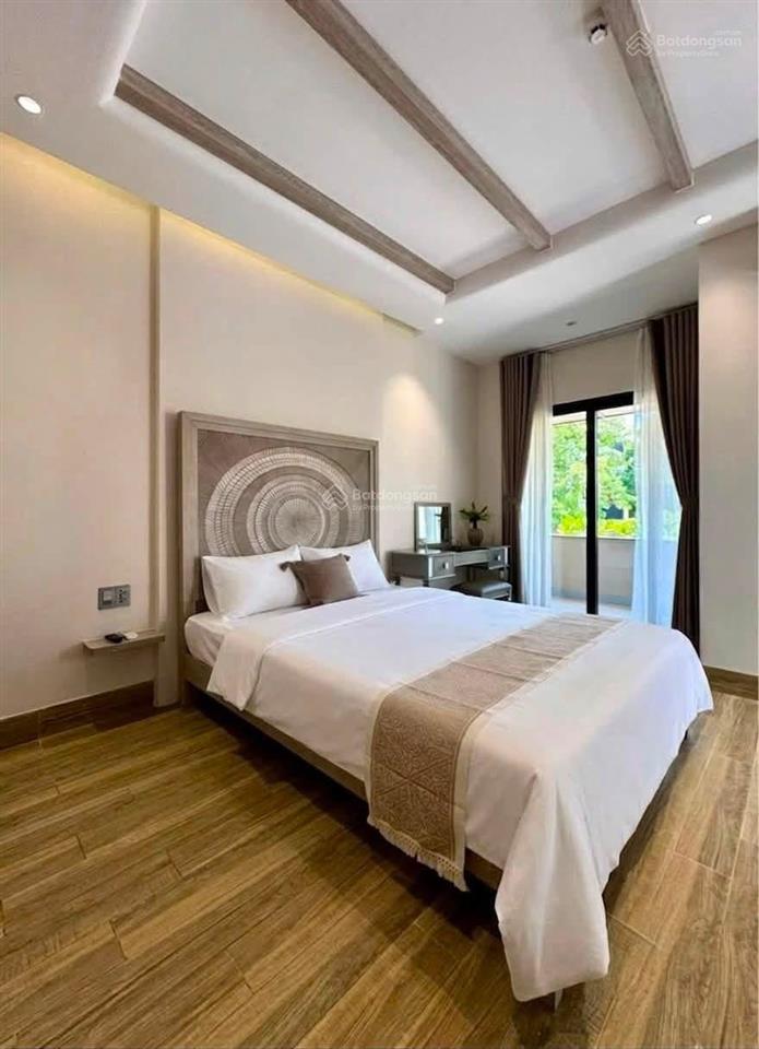 Villa 6 phòng full nội thất cao cấp, có hồ bơi cực đẹp