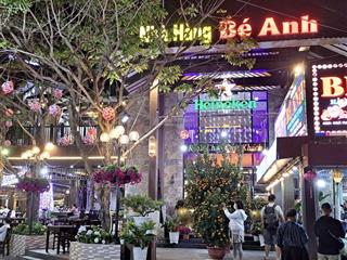 Nhà 3 tầng lô góc 2 mt hồ nghinh ngang 30m cực đẹp, vị trí đẹp đắc địa sát biển