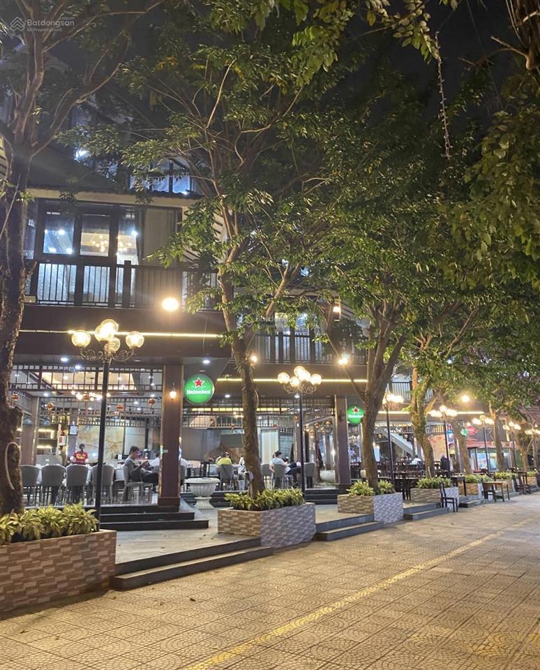 Nhà 3 tầng lô góc 2 mt hồ nghinh ngang 30m cực đẹp, vị trí đẹp đắc địa sát biển