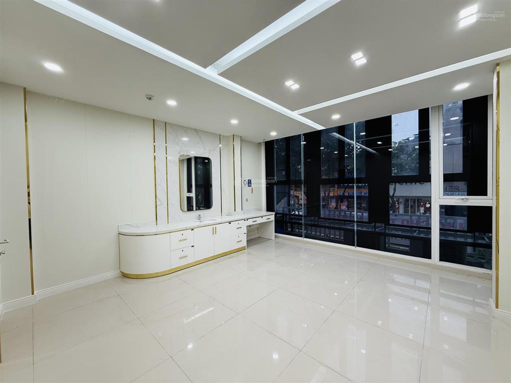 Nhà 6 tầng mới mt nguyễn văn linh gần cầu rồng, gồm 12 phòng, có thang máy, điều hoà, pccc