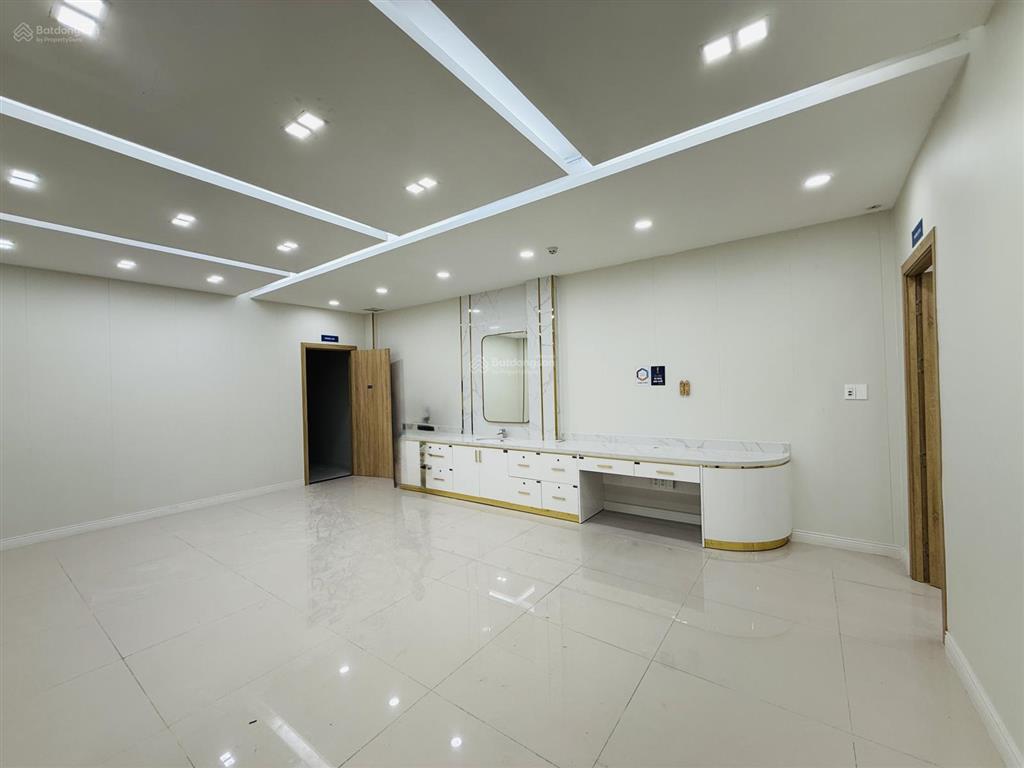 Nhà 6 tầng mới mt nguyễn văn linh gần cầu rồng, gồm 12 phòng, có thang máy, điều hoà, pccc