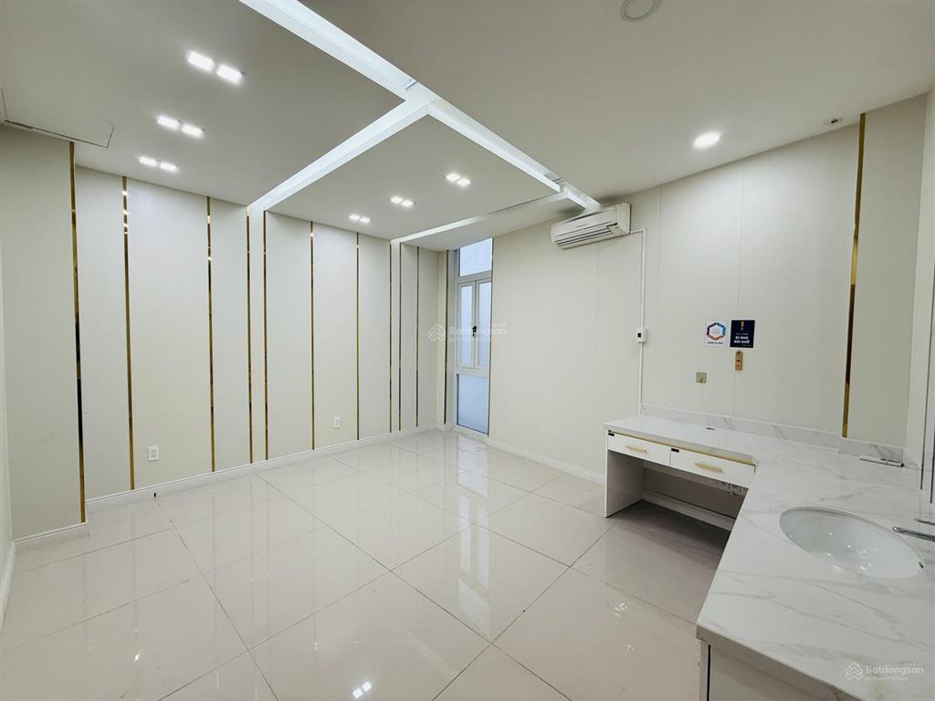 Nhà 6 tầng mới mt nguyễn văn linh gần cầu rồng, gồm 12 phòng, có thang máy, điều hoà, pccc