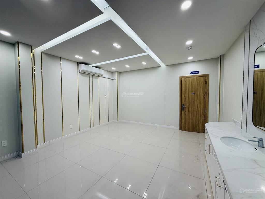 Nhà 6 tầng mới mt nguyễn văn linh gần cầu rồng, gồm 12 phòng, có thang máy, điều hoà, pccc