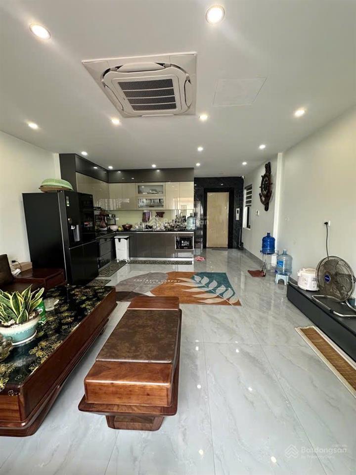 Bán nhà riêng tại nguyễn văn linh, 7 tỷ, 52m2, 6pn, 5wc, uy tín, hot!