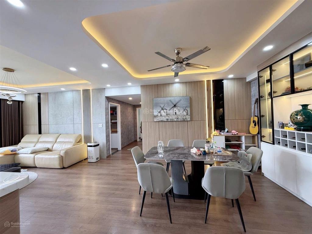 Bán căn hộ riverpark residence 3 phòng ngủ view sông, phú mỹ hưng. giá 16,2 tỷ.  0907 904 ***
