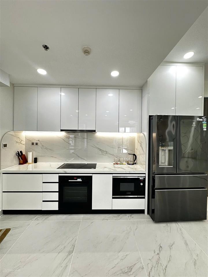 3pn the signature midtown  m7, 115m2, có ô xe giá 14,9 tỷ.  em loan 0907 904 ***