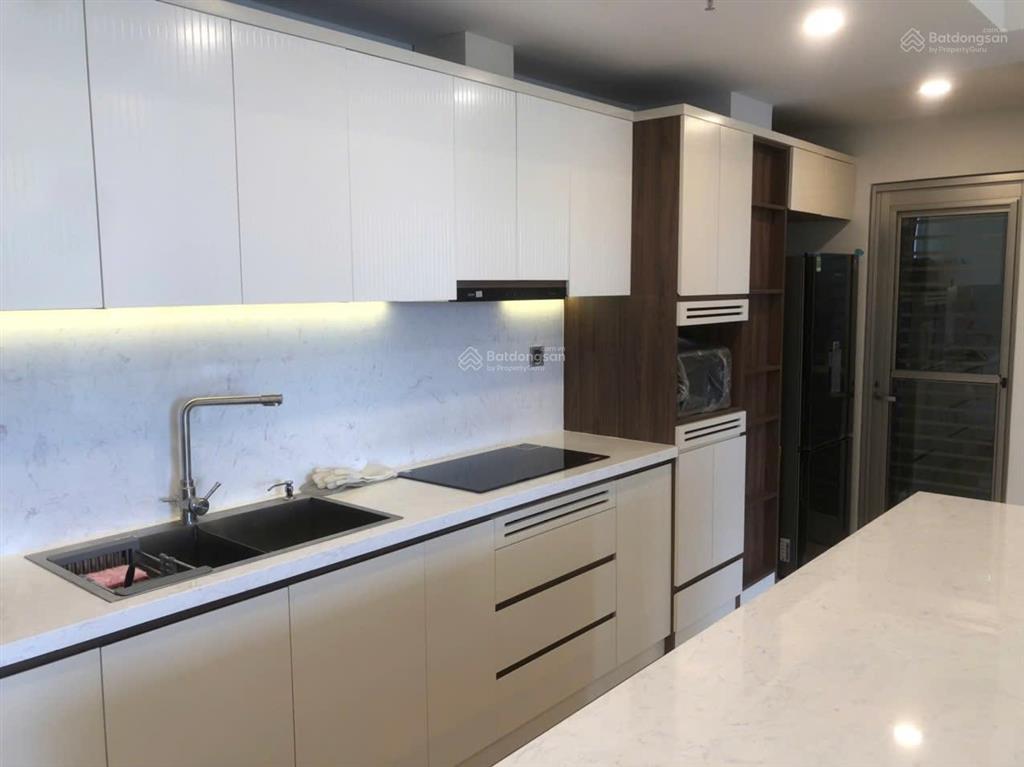 Bán căn hộ midtown 3 phòng ngủ, view sông, giá 15.5 tỷ.  0907 904 *** (zalo, viber)