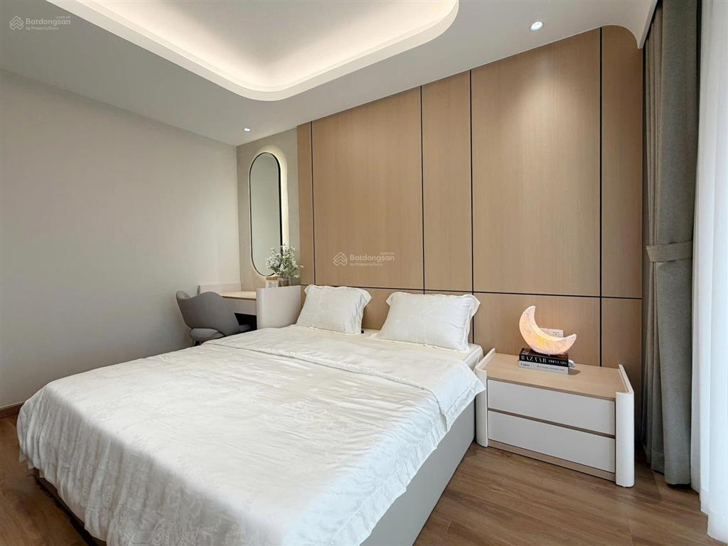 Bán căn hộ midtown 3 phòng ngủ, view sông, giá 17,3 tỷ.  0907 904 *** (zalo, viber)