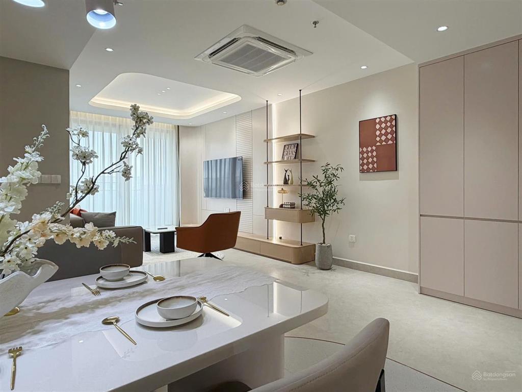 Bán căn hộ midtown 3 phòng ngủ, view sông, giá 17,3 tỷ.  0907 904 *** (zalo, viber)