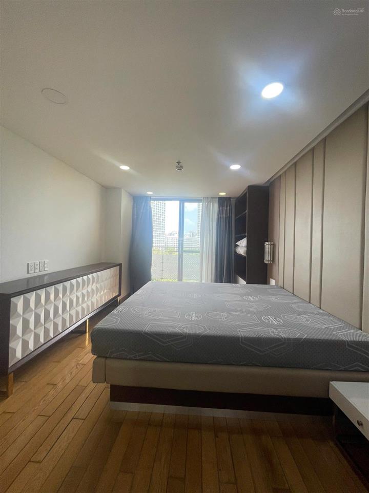 Bán căn hộ scenic valley, view đẹp 133m2  3pn, full nt, giá 10,8 tỷ.  0907 904 ***