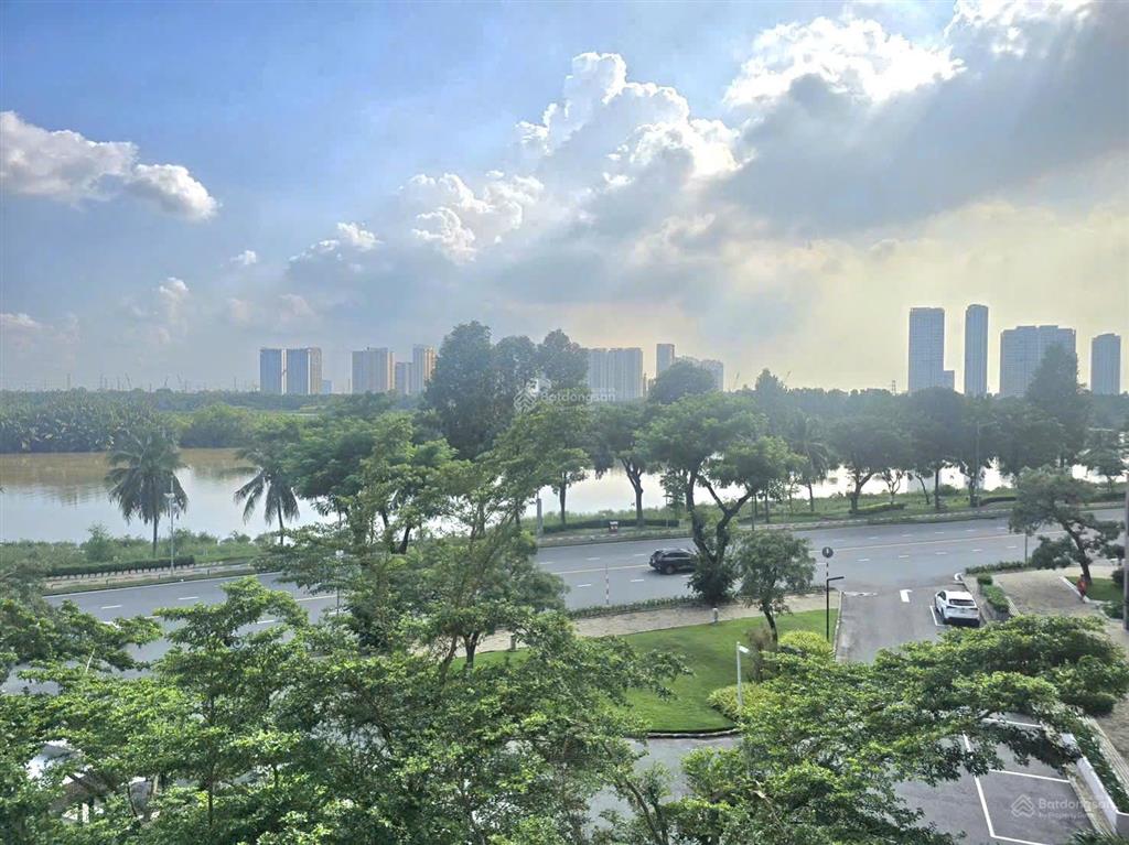 Bán căn hộ the panorama  phú mỹ hưng, ban công phòng khách. 141m2 giá 15 tỷ.  0907 904 ***
