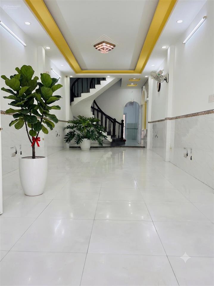 Chính chủ bán gấp nhà mt đường 26, tên lửa 4x20m, 1 trệt 2 lầu sân thượng, sát vách aeon bình tân