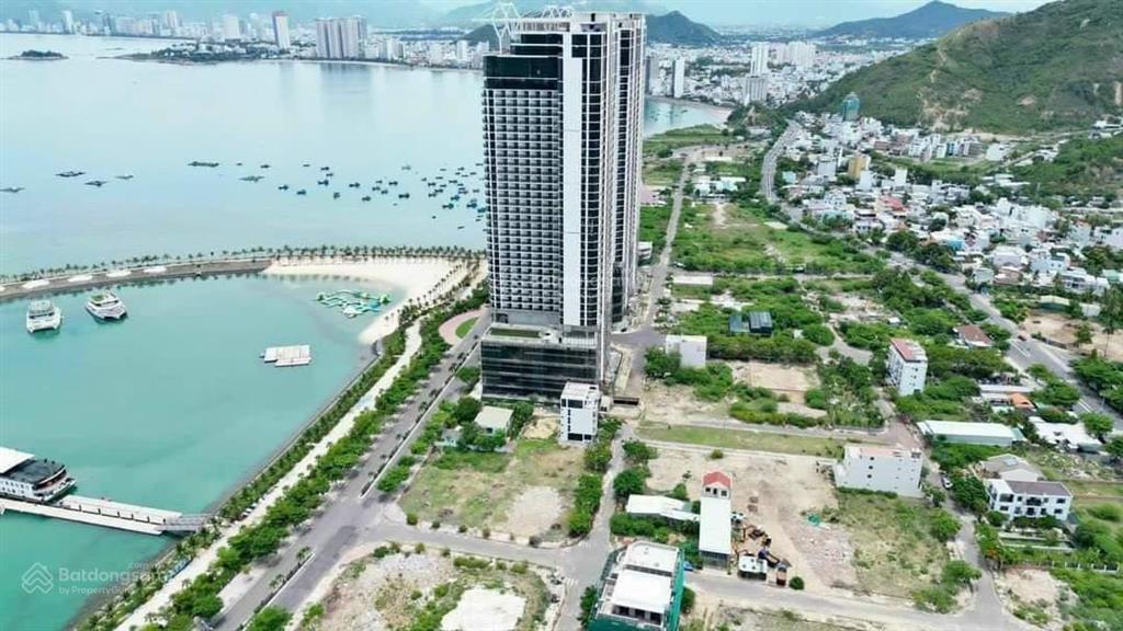 Bán đất biệt thự mặt tiền phạm văn đồng ngang 11m giá 18 tỷ