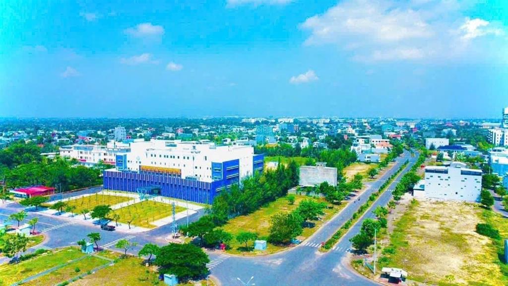 Đường 10m5 cổng sau trường đại học và bệnh viện. giá bán lỗ sâu so với thị trường