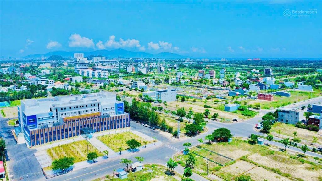 Chính chủ cắt lỗ cần bán 151m2 đối diện công viên, ngay bệnh viện và trường đại học. giá bán lỗ