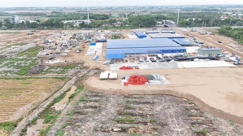 Đất thổ cư mt xuân thới sơn nằm giữa vinhome hóc môn và deport metro an hạ 11tr/m2, 0916 767 ***