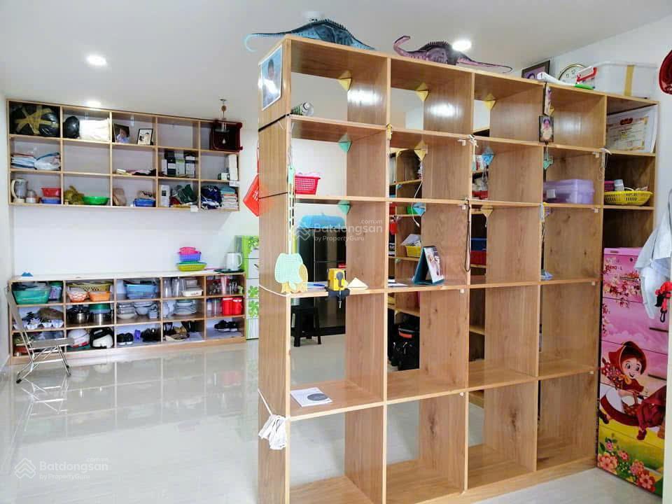 Bán căn chung cư office 1pn + và 1wc, lô gia, có nội thất, tầng 2 ở hoặc mở công ty giá tốt 2 tỷ