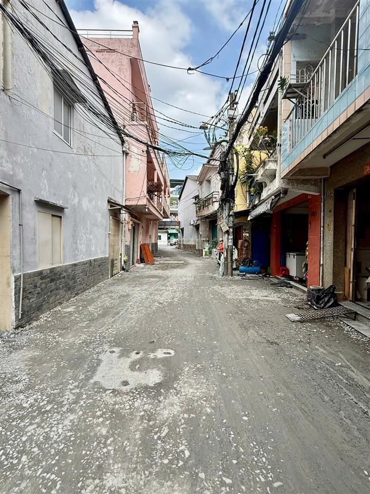 Nhà đẹp phạm văn chí, 4pn, 3 tầng btct, giá chỉ 6.18 tỷ tl