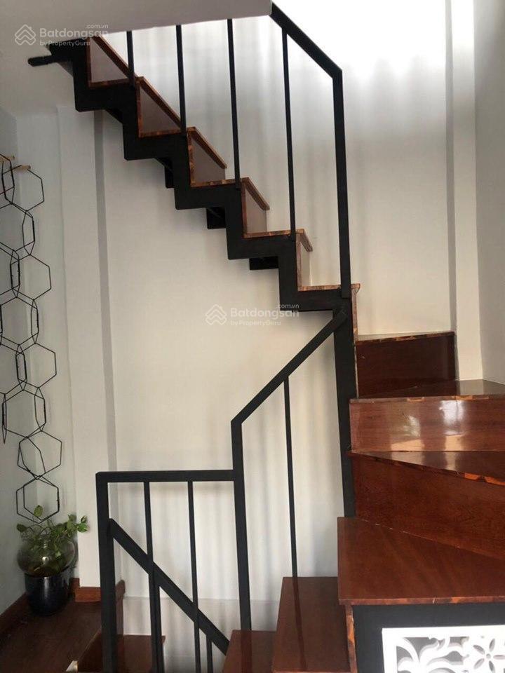 Cho thuê nhà nhỏ hồng bàng, 2 lầu, 2 phòng ngủ, 2 wc, giá chỉ 6 tr/tháng!