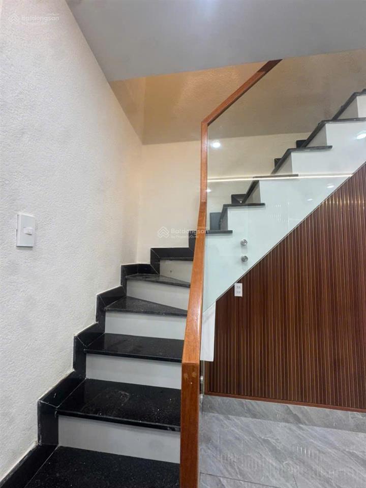 Bán nhà mới hẻm 3m hậu giang, 1 lầu 2 pn, giá 3.95 tỷ!