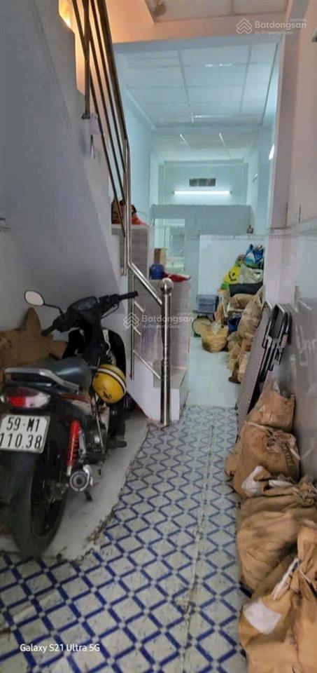 Cho thuê nhà mt lò gốm, 50m2, 3 tấm, nhà mới, giá thuê chỉ 9 triệu!