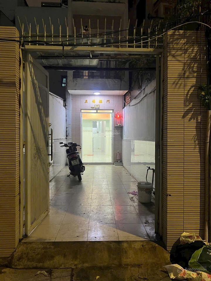 Cho thuê nhà mt lò gốm, 50m2, 3 tấm, nhà mới, giá thuê chỉ 9 triệu!