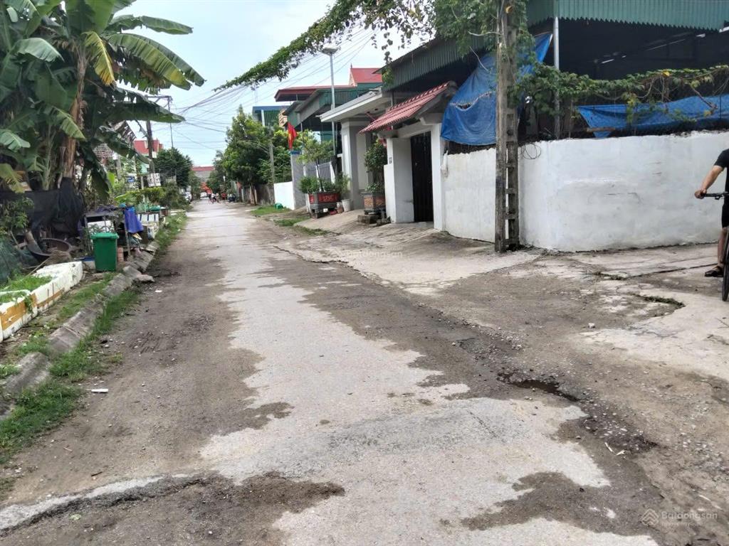 Duy nhất lô 5mx20m cần bán ở tiểukhu6, thịtrấn còng,sát siêu thị a&s mart,giá rẻ 1,59tỷ, 0978 188 ***