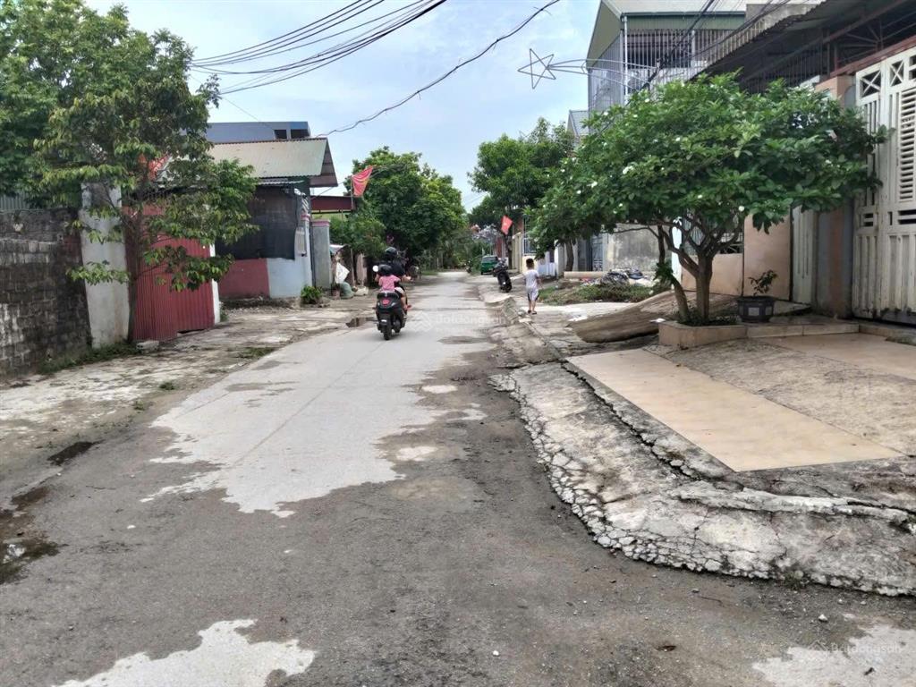 Duy nhất lô 5mx20m cần bán ở tiểukhu6, thịtrấn còng,sát siêu thị a&s mart,giá rẻ 1,59tỷ, 0978 188 ***