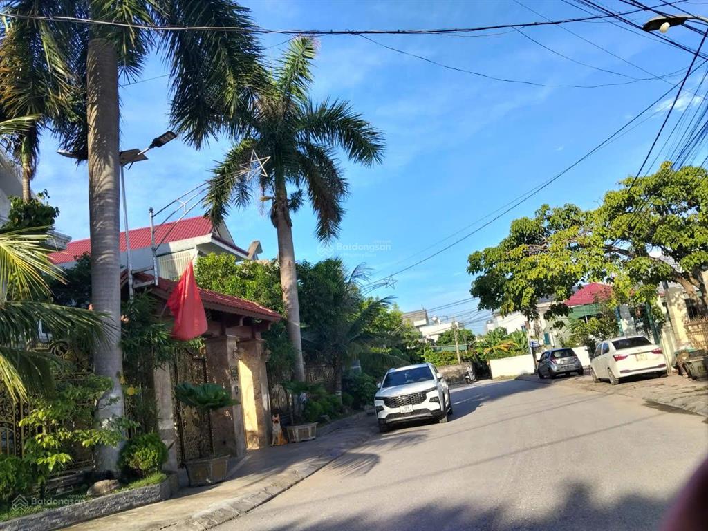 Duy nhất lô 5mx20m cần bán ở tiểukhu6, thịtrấn còng,sát siêu thị a&s mart,giá rẻ 1,59tỷ, 0978 188 ***