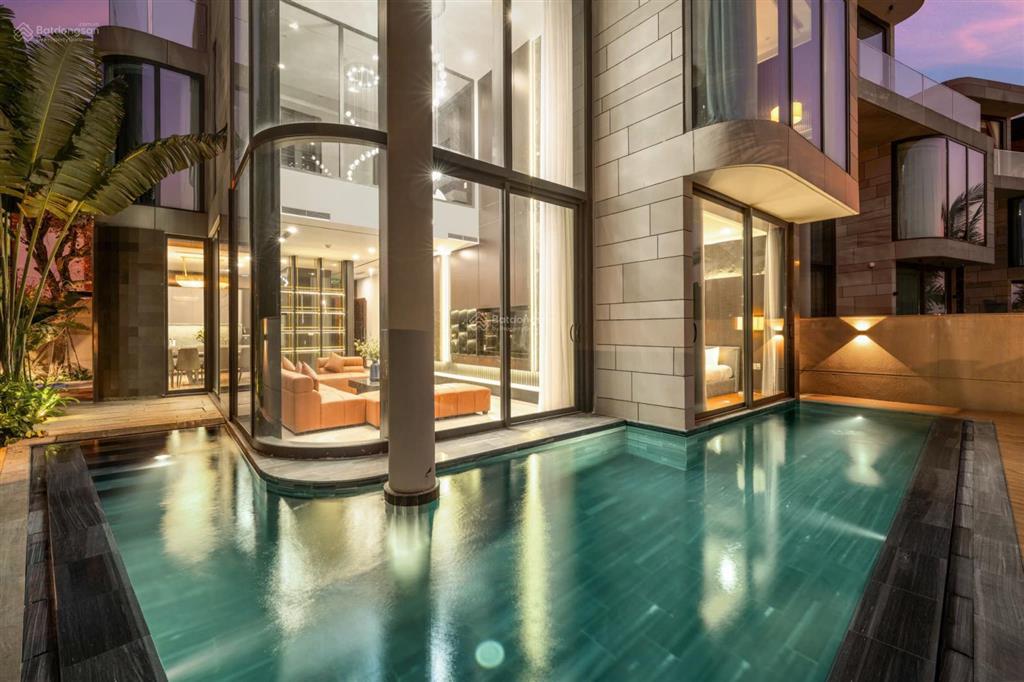 Cho thuê biệt thự 3 tầng regal victoria biển nam đà nẵng đối diện sân golf brg có hồ bơi giá tốt