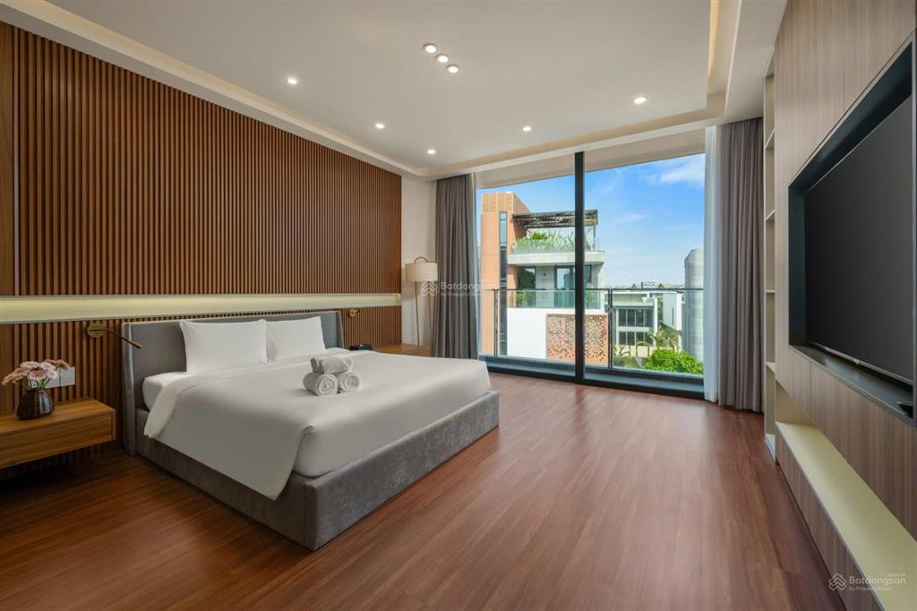 Cho thuê biệt thự 3 tầng regal victoria biển nam đà nẵng đối diện sân golf brg có hồ bơi giá tốt