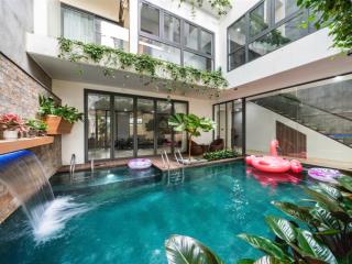 Bán villa 5 phòng ngủ full nội thất đường vương thừa vũ gần biển mỹ khê cho thuê 100tr/tháng