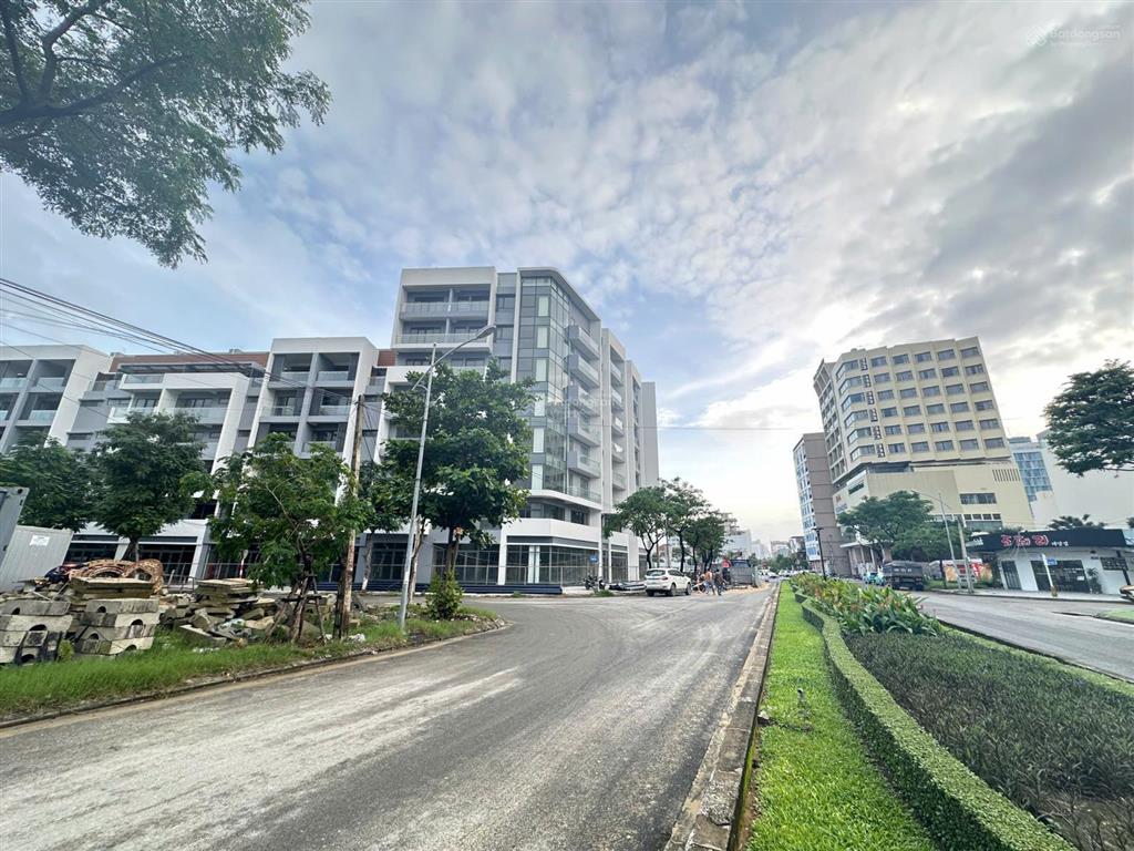 Bán lô góc 2 mặt tiền 465m2 đường lê văn quý gần biển mỹ khê được xây cao tầng xây khách sạn